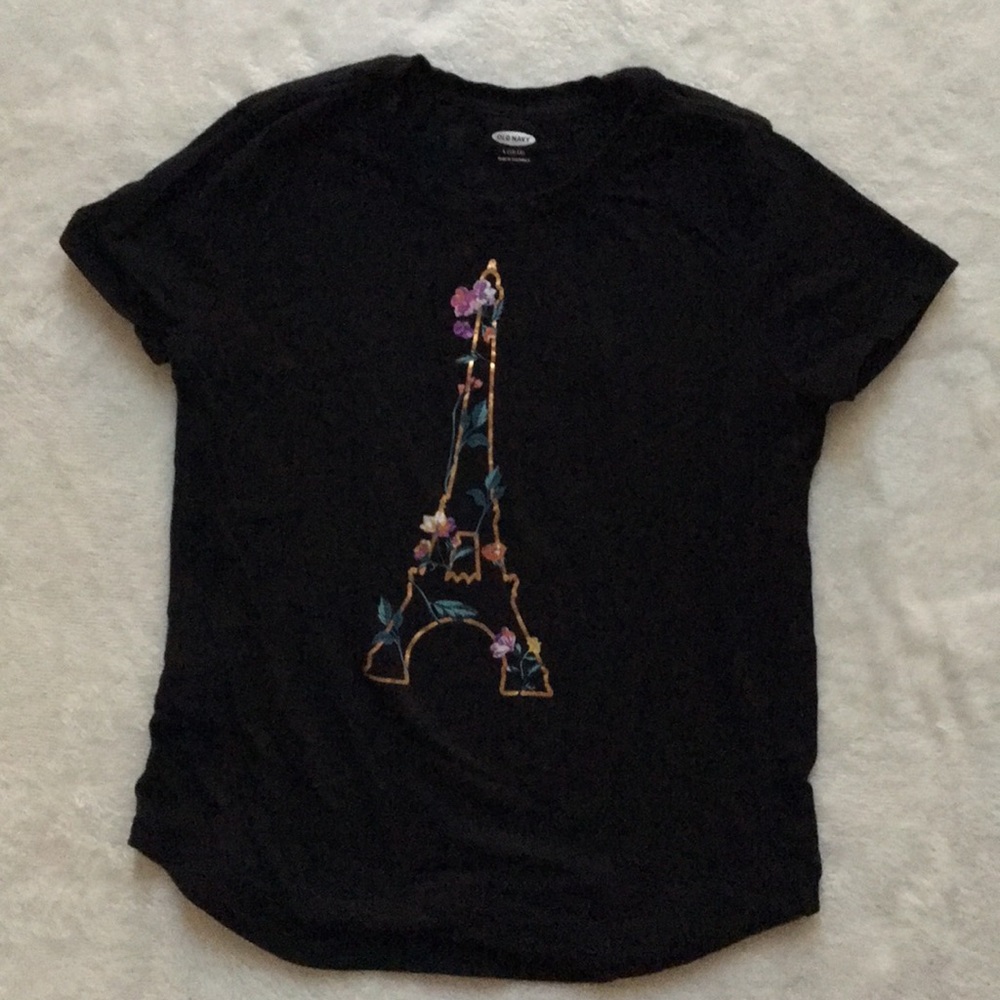 Black tee shirt with the Eiffel Tower